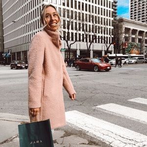 Meet your Posher, Julia